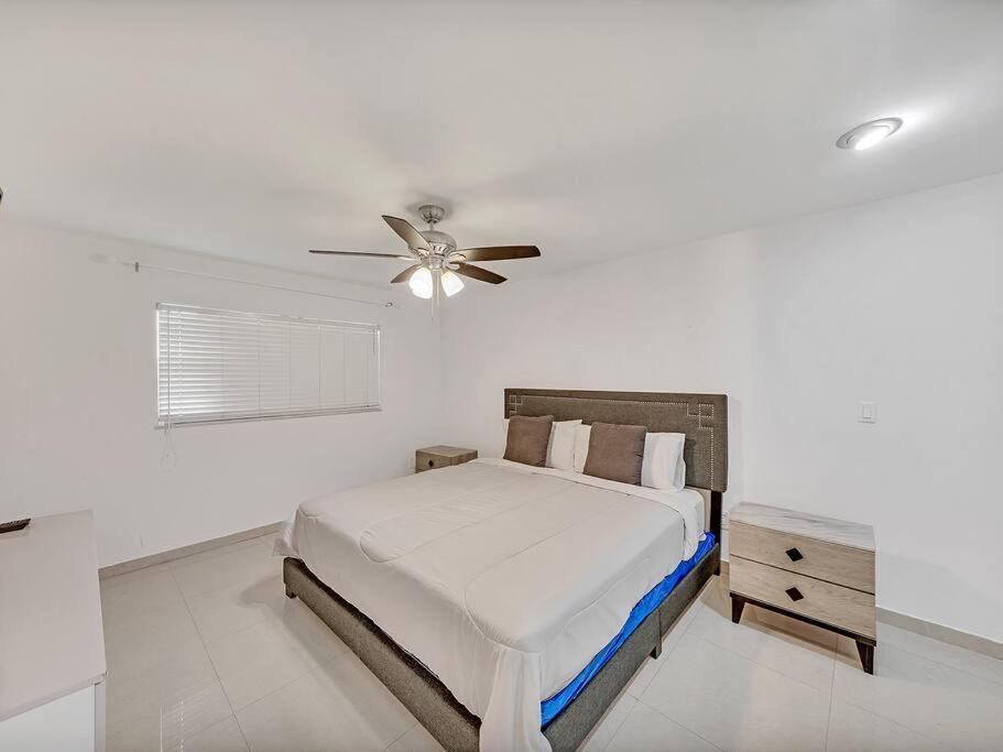 Supervilla - Lakefront - Sunsets, Kayaks, Grill ฟอร์ต ลอเดอร์เดล ภายนอก รูปภาพ