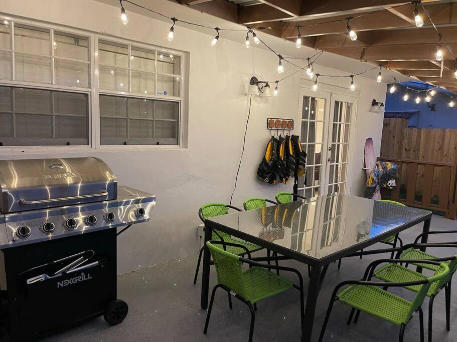 Supervilla - Lakefront - Sunsets, Kayaks, Grill ฟอร์ต ลอเดอร์เดล ภายนอก รูปภาพ