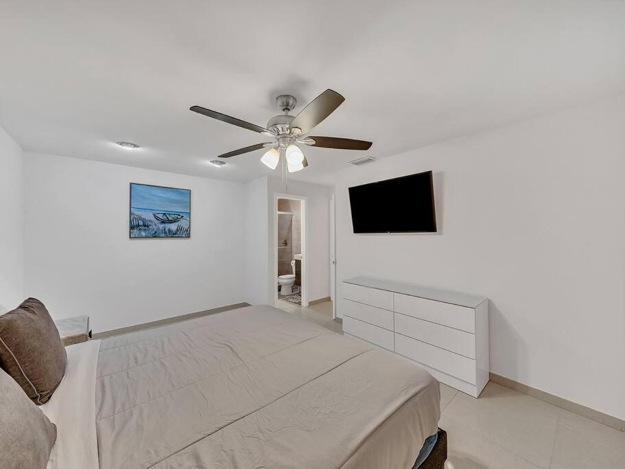 Supervilla - Lakefront - Sunsets, Kayaks, Grill ฟอร์ต ลอเดอร์เดล ภายนอก รูปภาพ