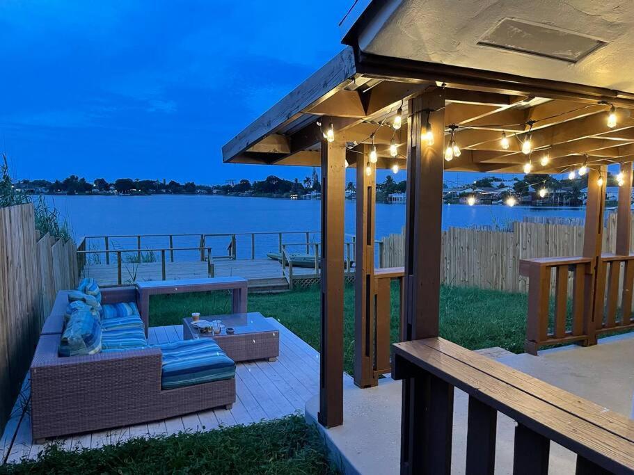 Supervilla - Lakefront - Sunsets, Kayaks, Grill ฟอร์ต ลอเดอร์เดล ภายนอก รูปภาพ